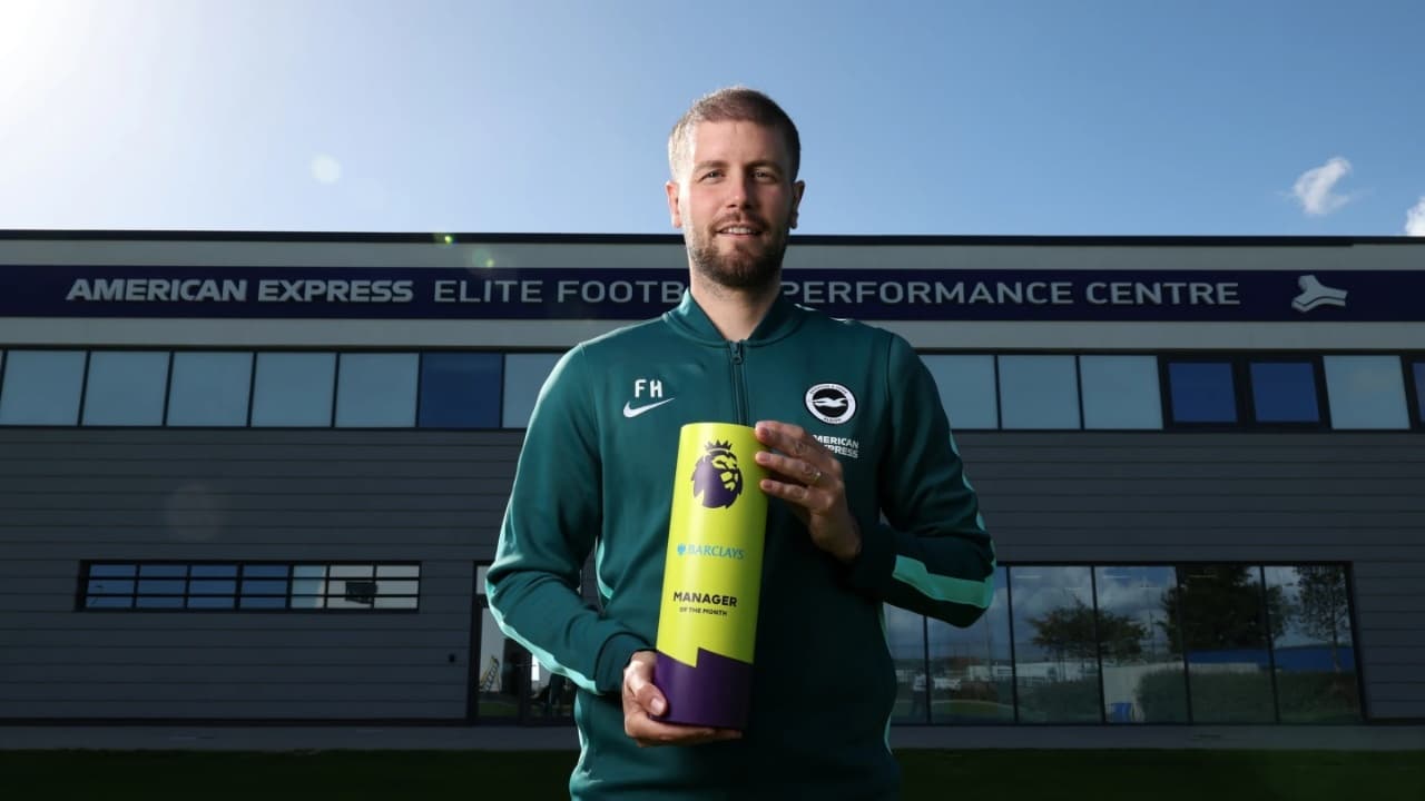 Fabian Hurzeler with Manager of the Month award