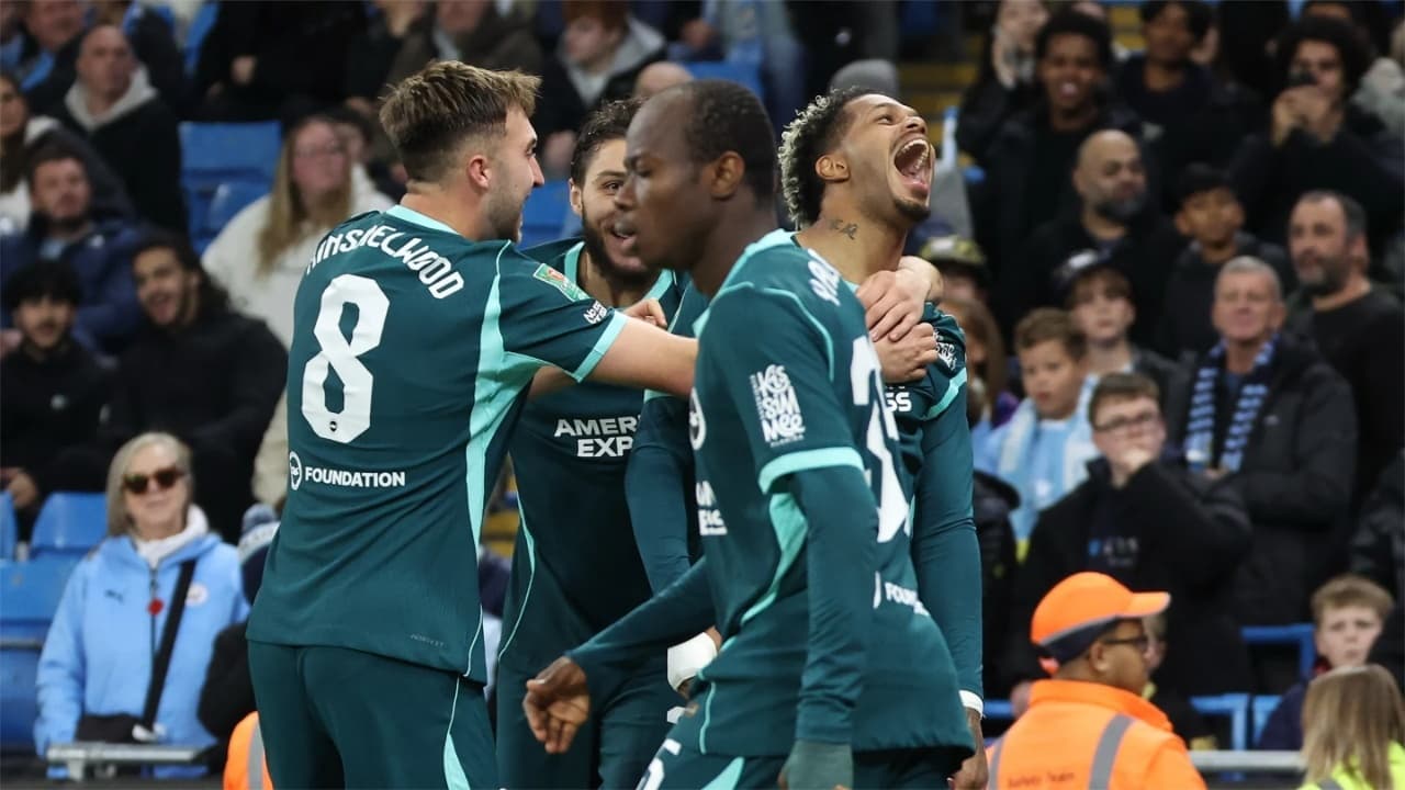 Georginio Rutter celebrates